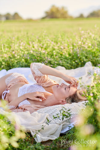 feeling relaxed during an open air boudoir session
